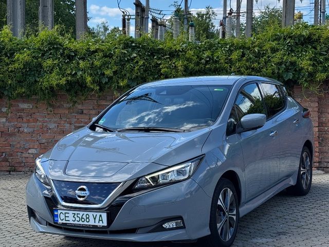 Nissan Leaf - фото 1