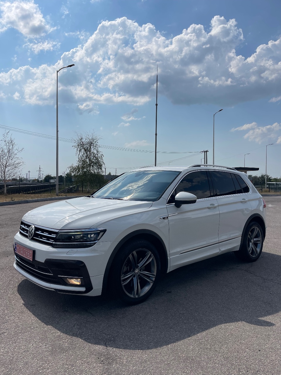 Volkswagen Tiguan - фото 4