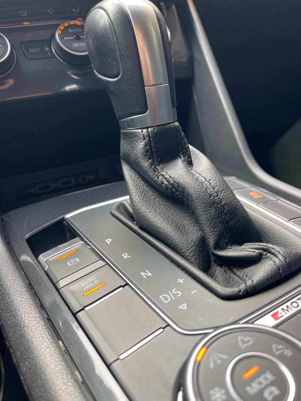 Volkswagen Tiguan - фото 5