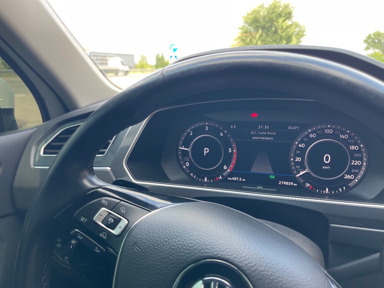 Volkswagen Tiguan - фото 2