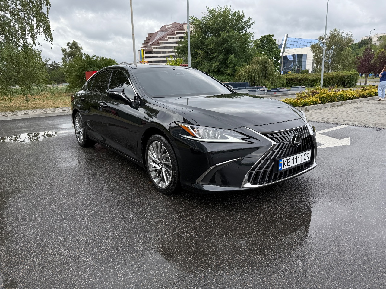 Lexus ES - фото 1