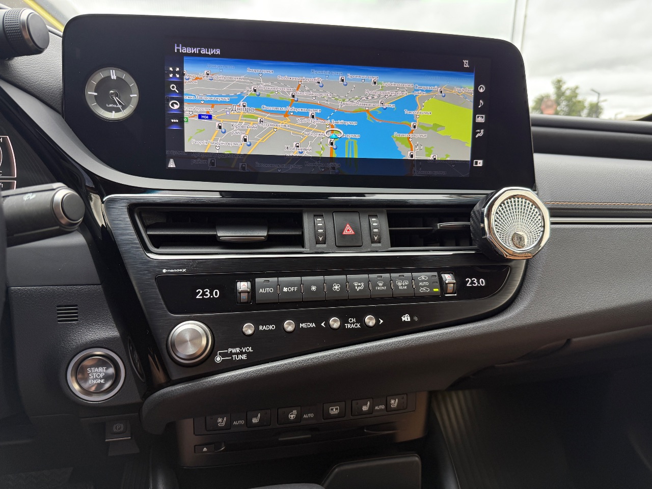 Lexus ES - фото 11