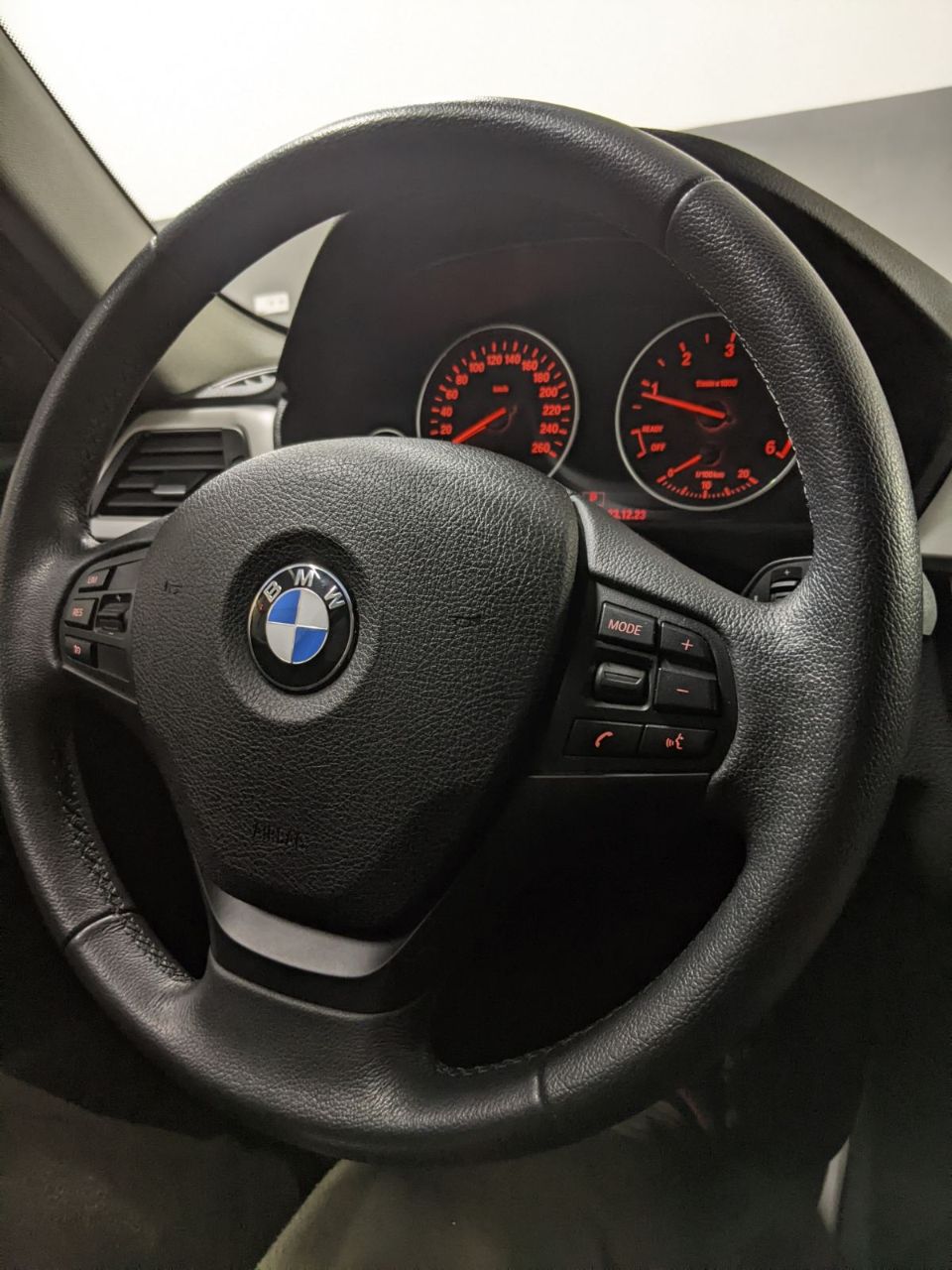 BMW 3 серії - фото 16