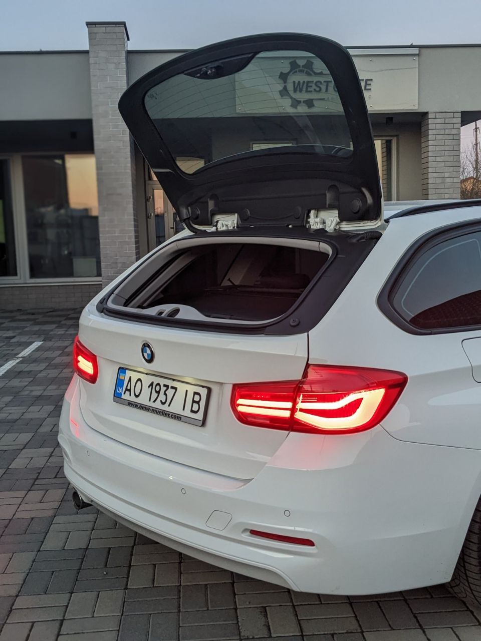 BMW 3 серії - фото 8