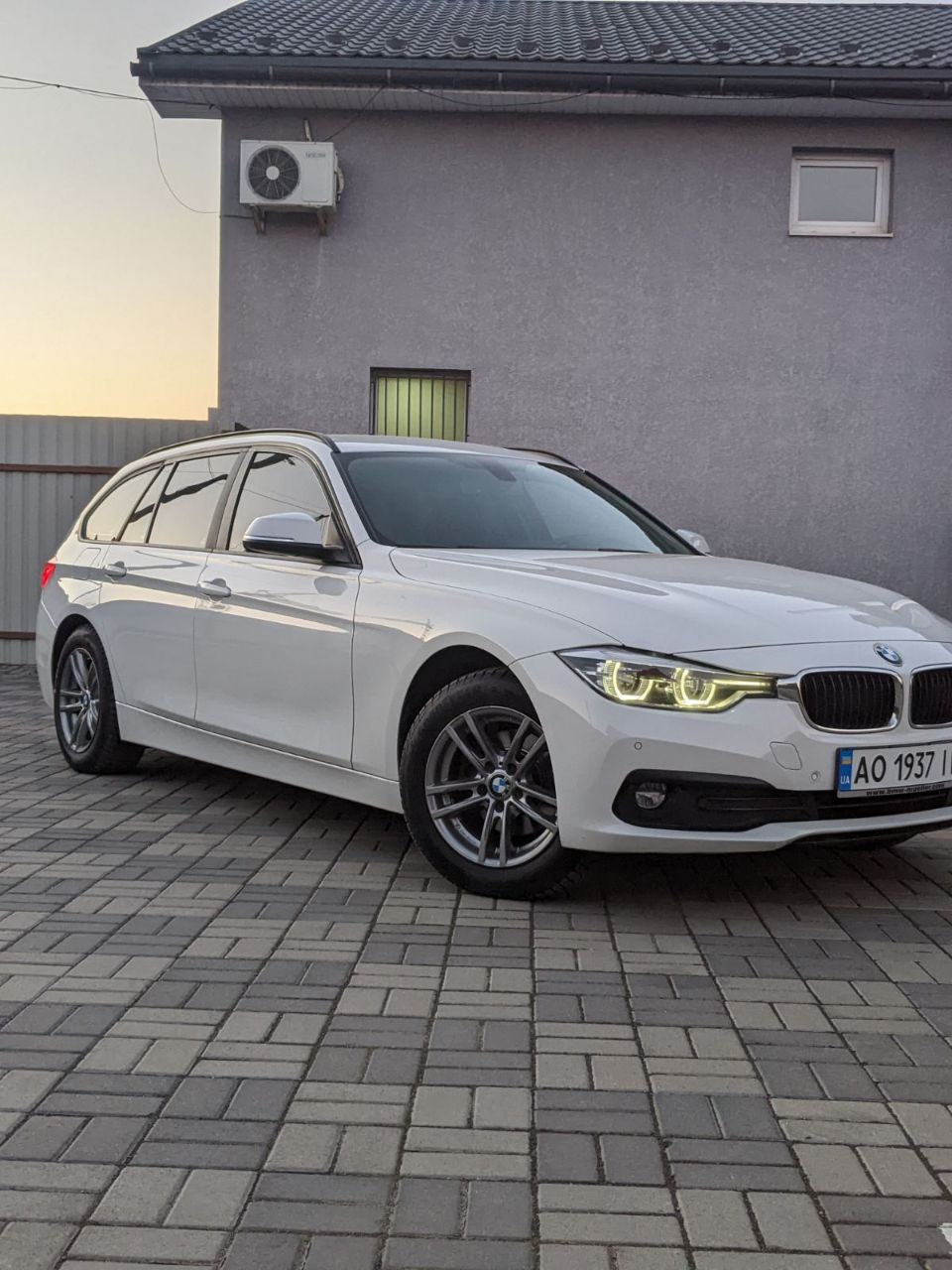 BMW 3 серії - фото 1