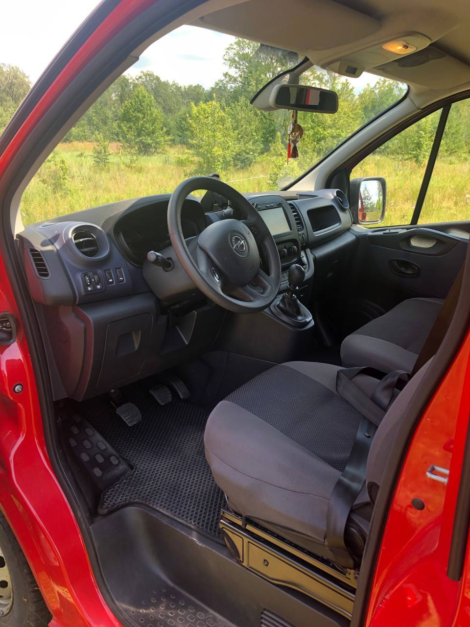 Opel Vivaro - фото 6