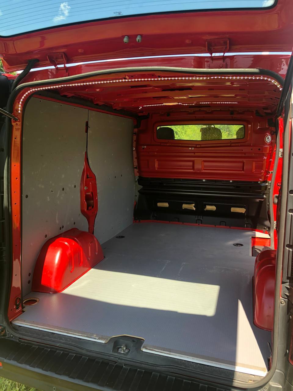 Opel Vivaro - фото 10