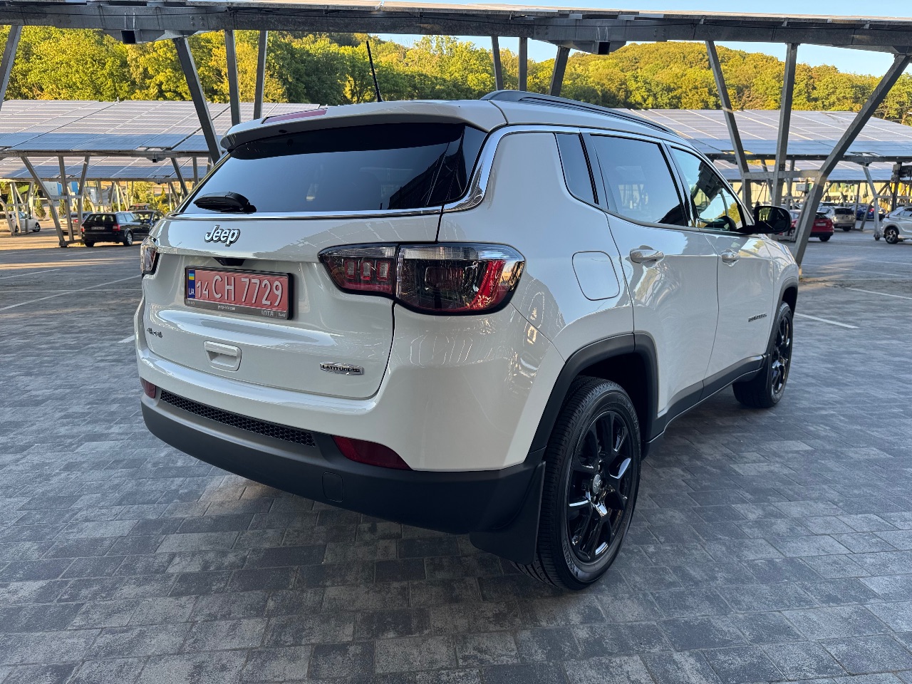 Jeep Compass - фото 8