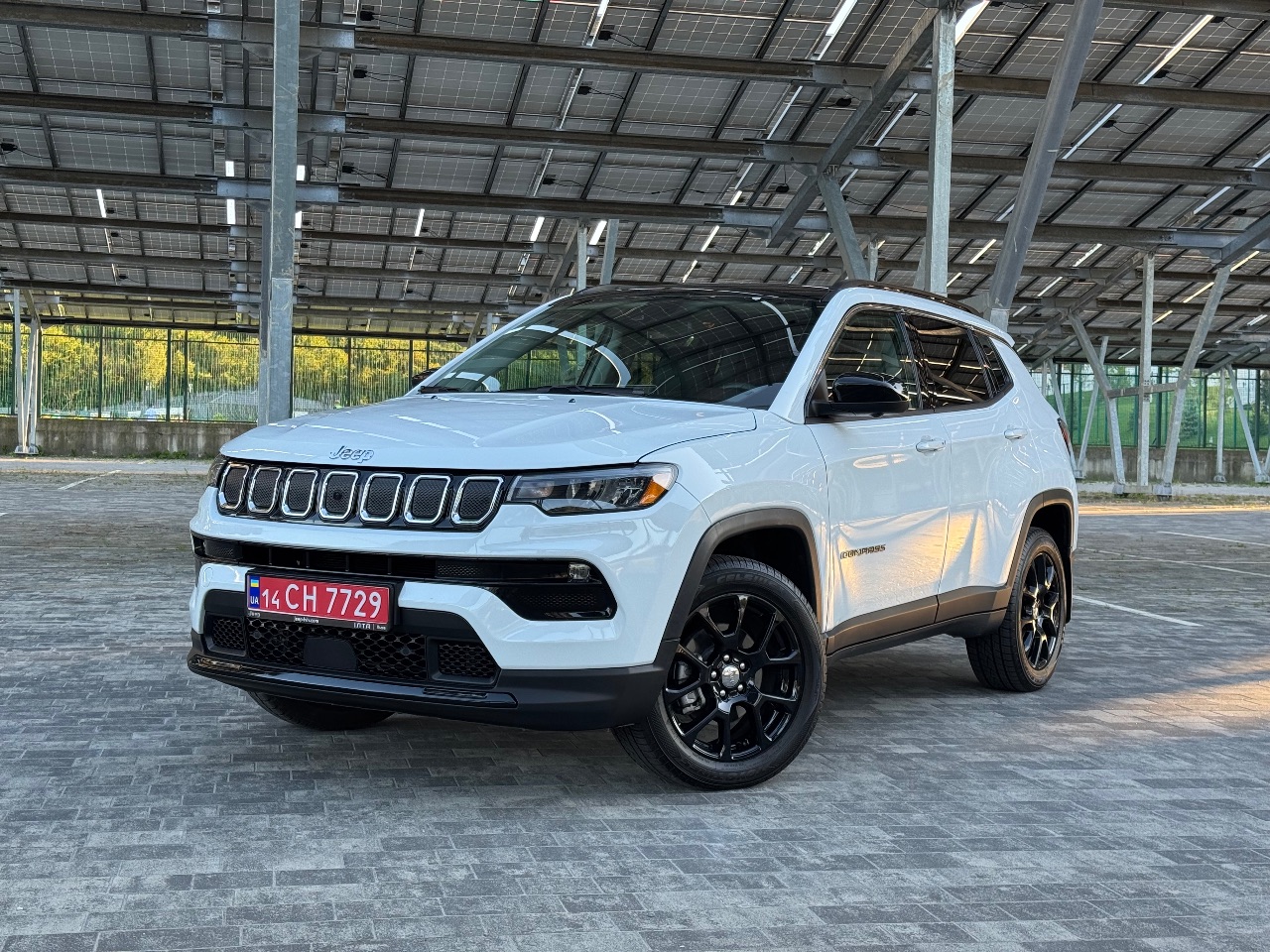Jeep Compass - фото 1