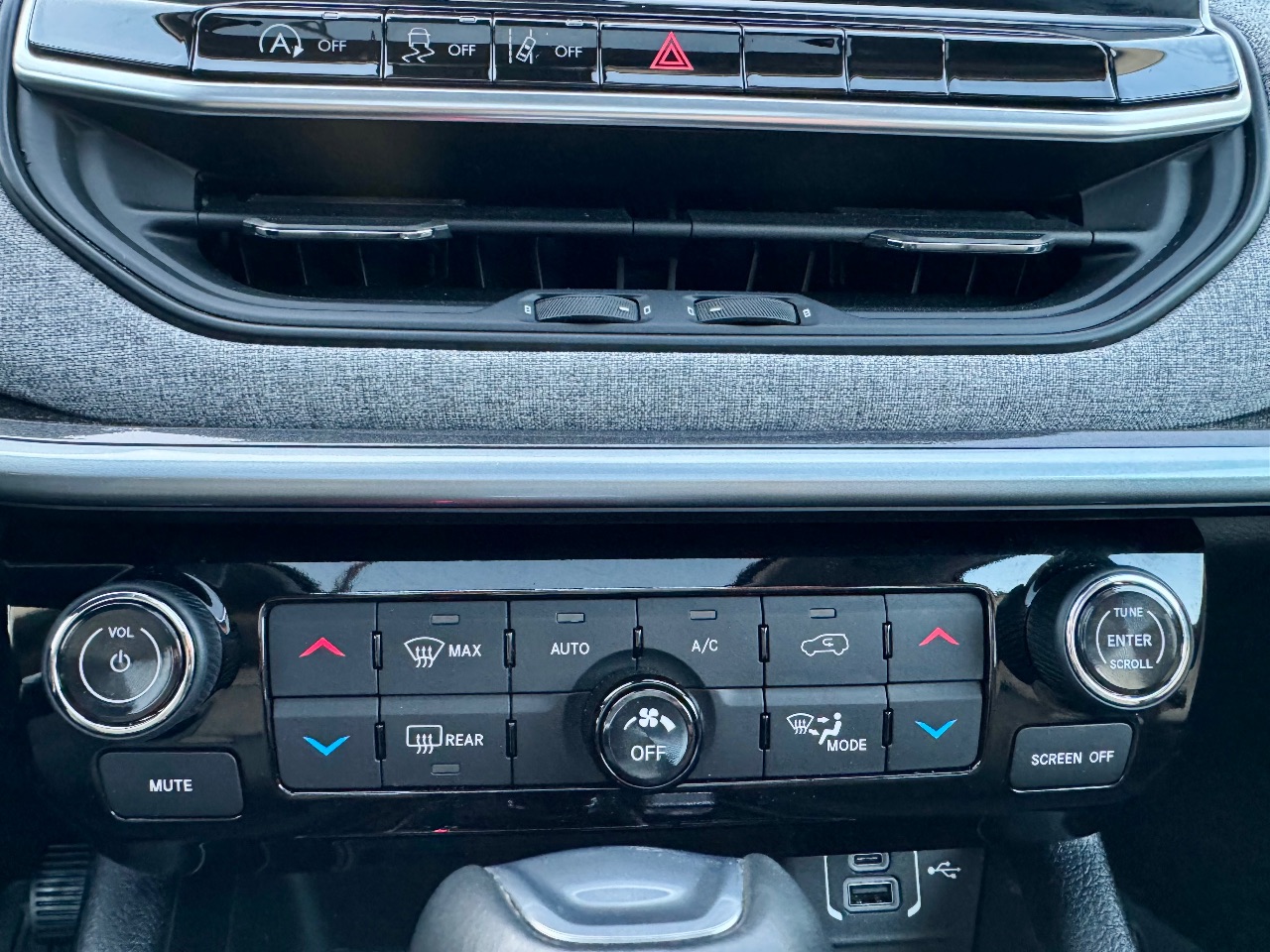 Jeep Compass - фото 18