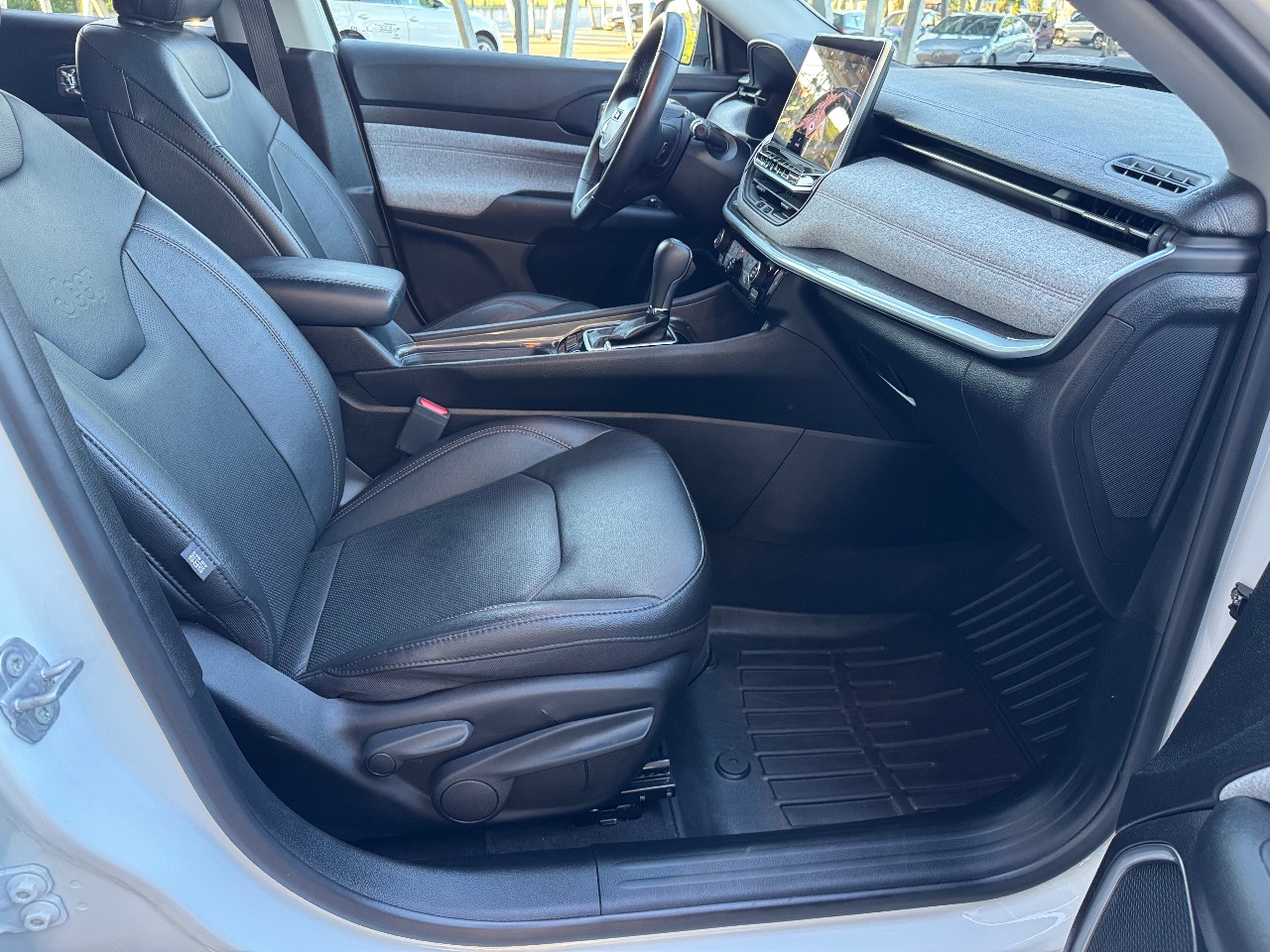 Jeep Compass - фото 24