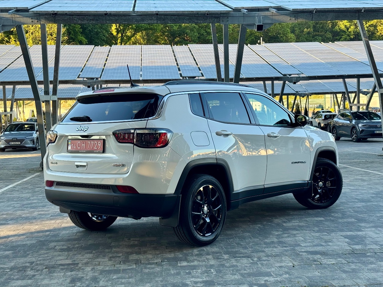 Jeep Compass - фото 9