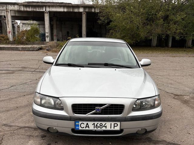 Volvo S60 - фото 4
