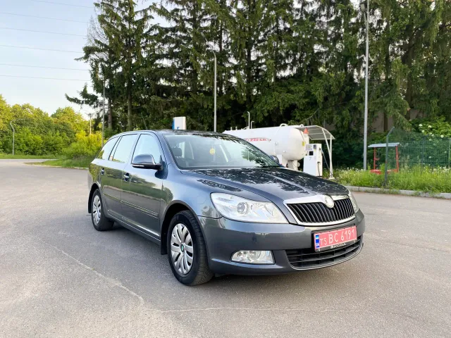 Skoda Octavia - фото 2