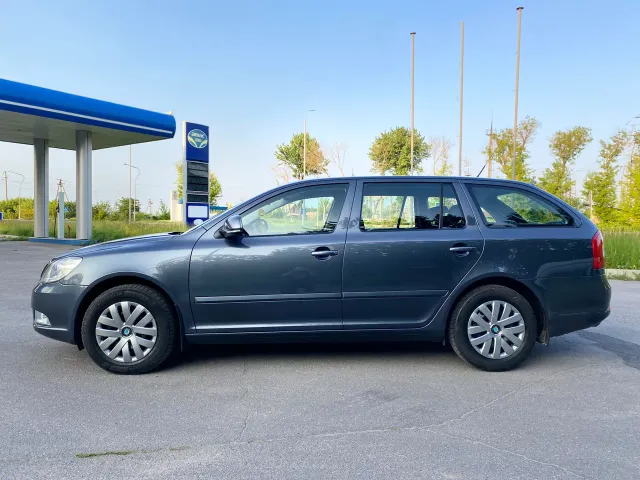 Skoda Octavia - фото 4