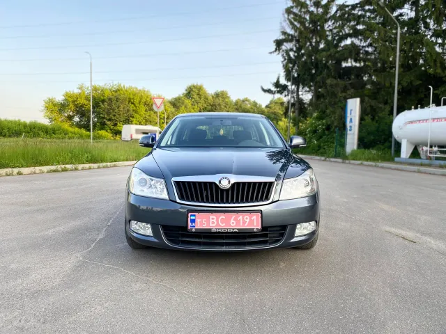 Skoda Octavia - фото 1