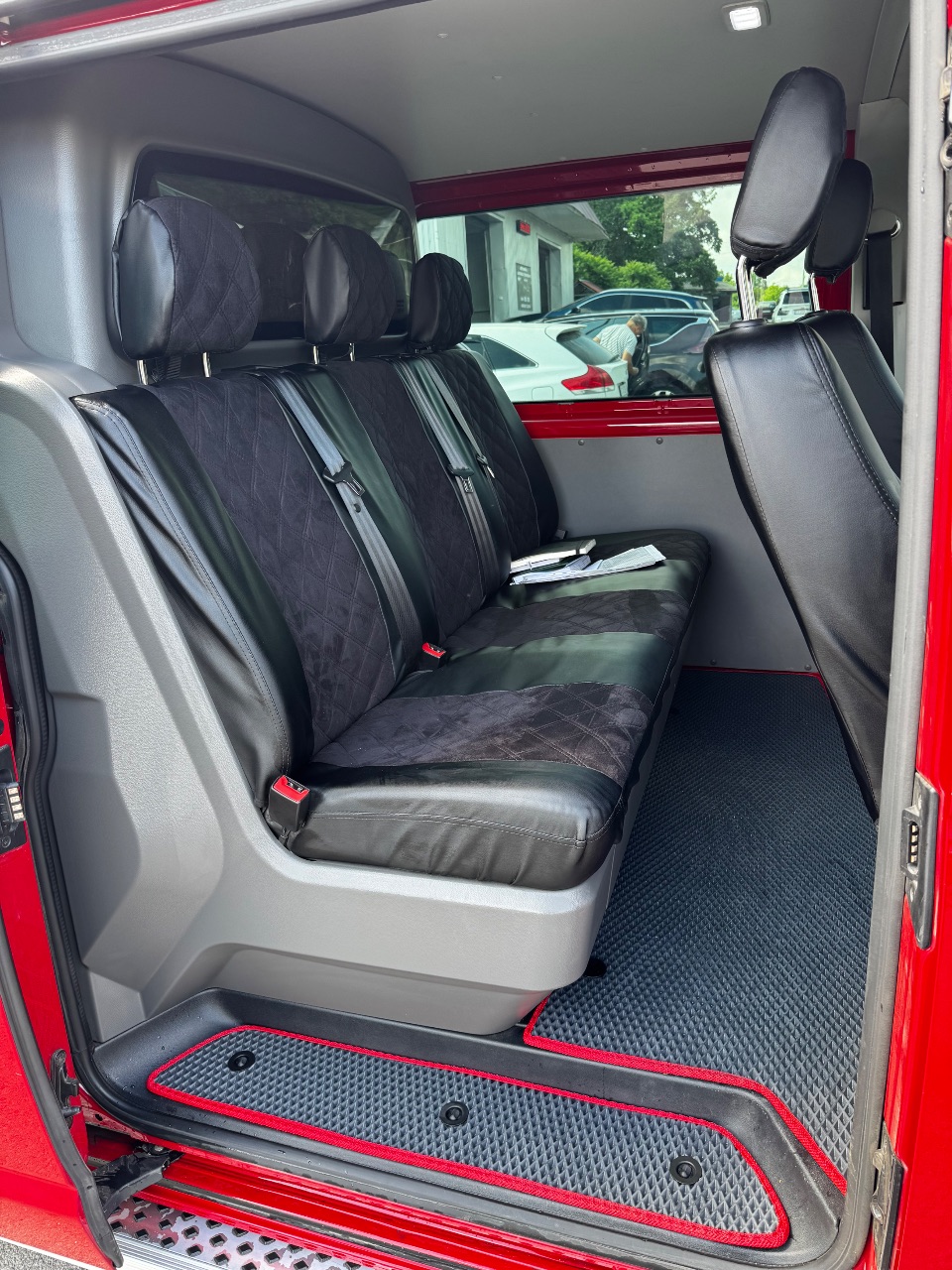 Volkswagen Transporter - фото 16