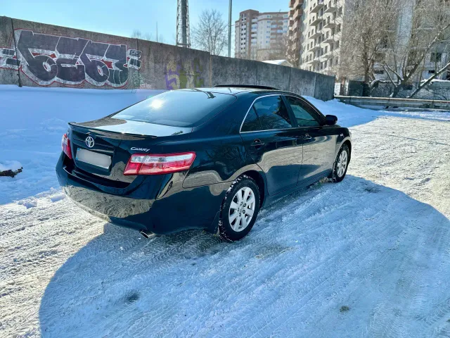 Toyota Camry - фото 4