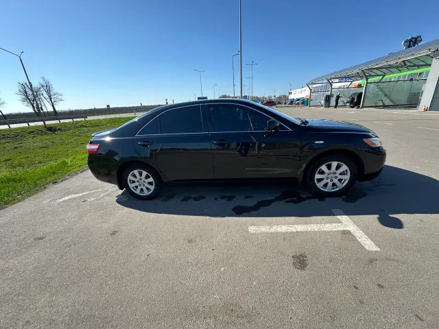 Toyota Camry - фото 4