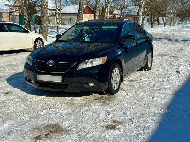 Toyota Camry - фото 2