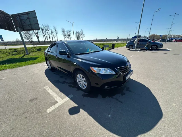 Toyota Camry - фото 3
