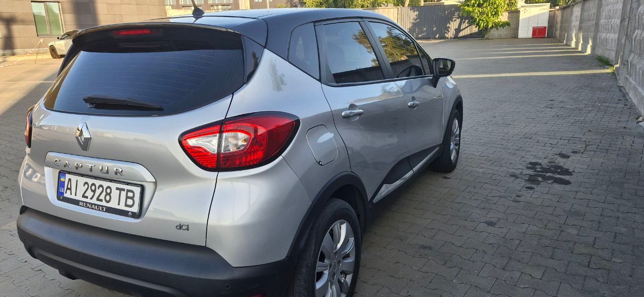 Renault Captur - фото 42