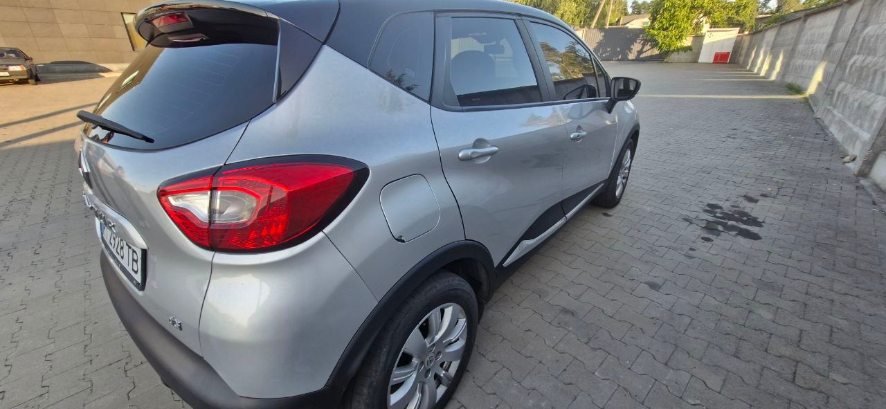Renault Captur - фото 1