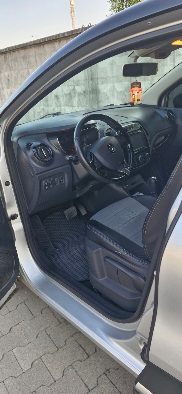 Renault Captur - фото 18
