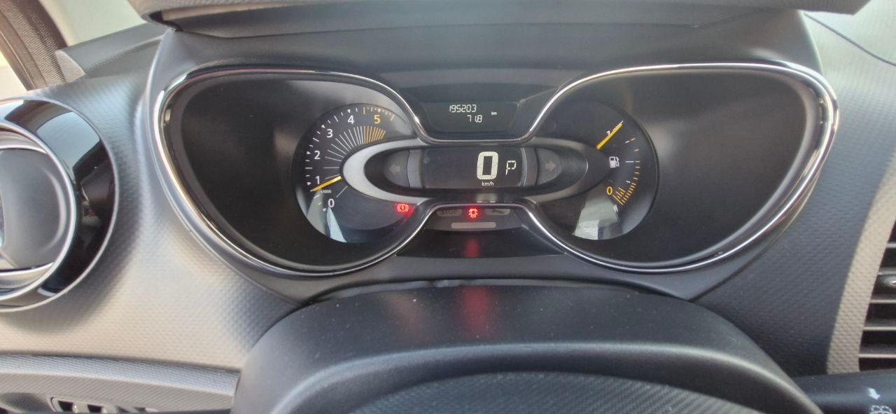 Renault Captur - фото 2