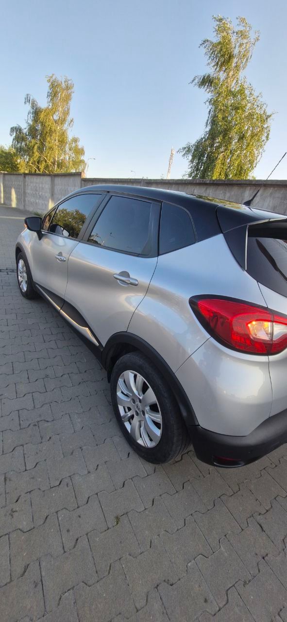 Renault Captur - фото 31