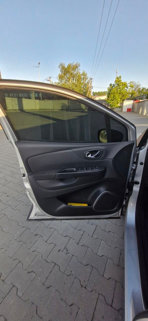 Renault Captur - фото 7