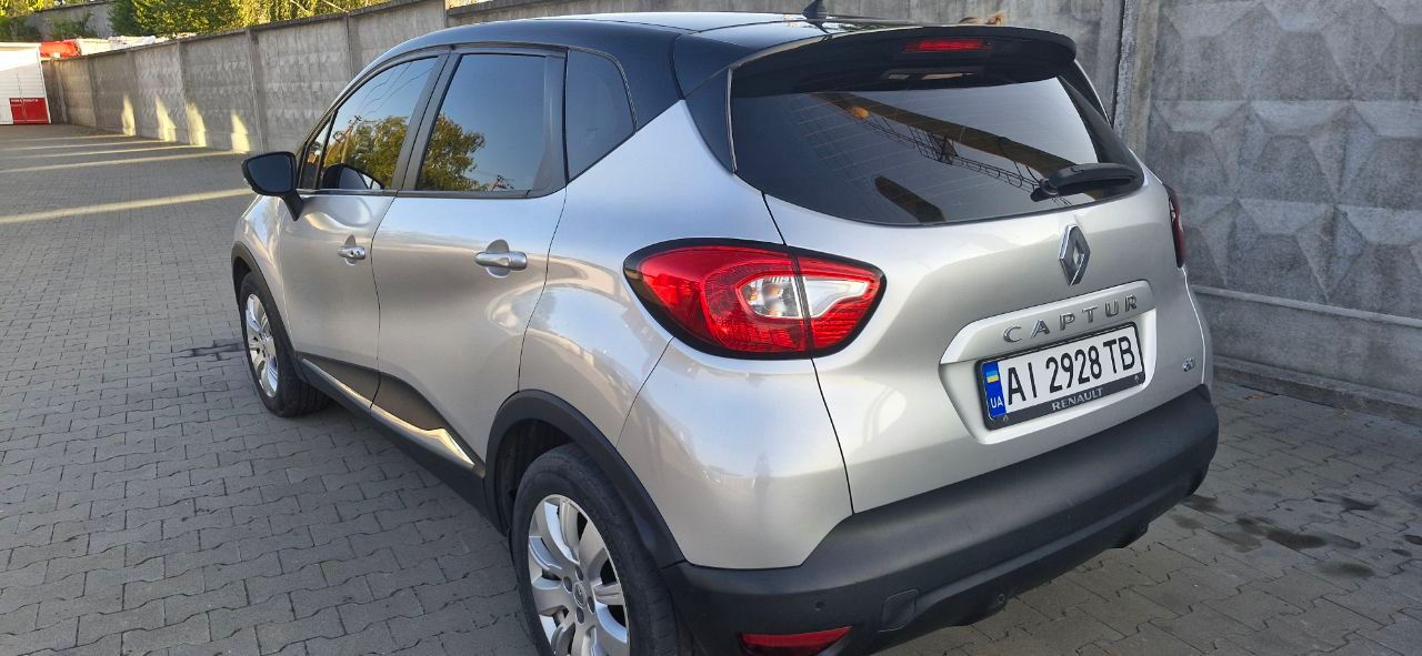 Renault Captur - фото 9