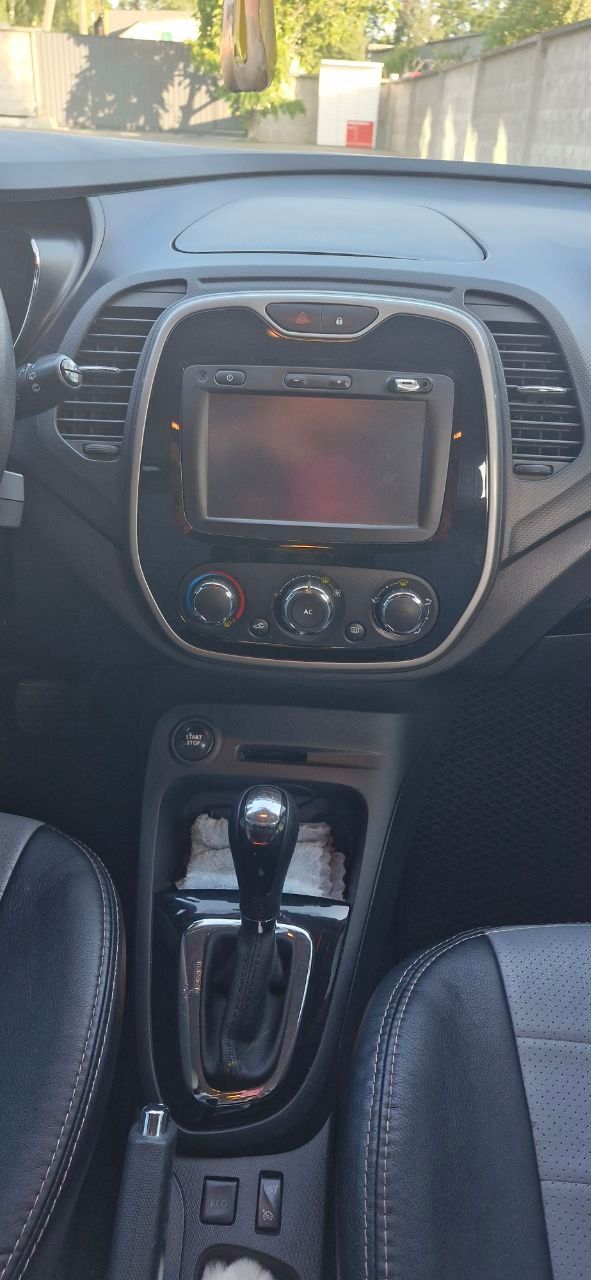 Renault Captur - фото 15