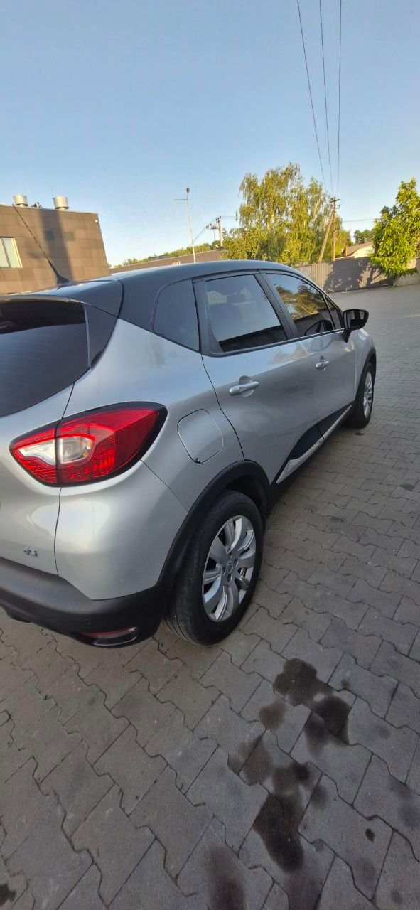Renault Captur - фото 27