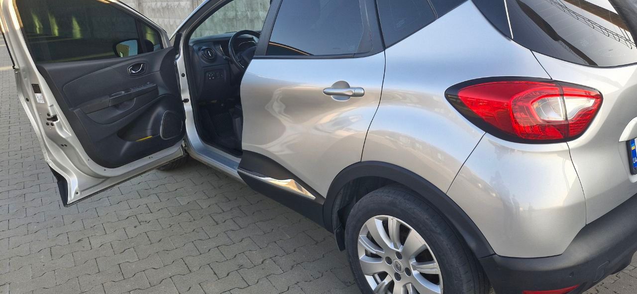 Renault Captur - фото 26