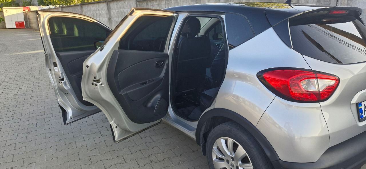 Renault Captur - фото 23