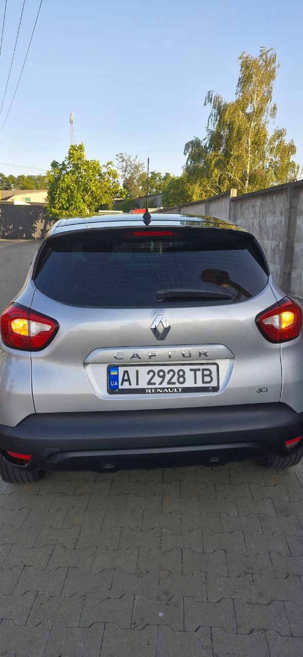 Renault Captur - фото 8