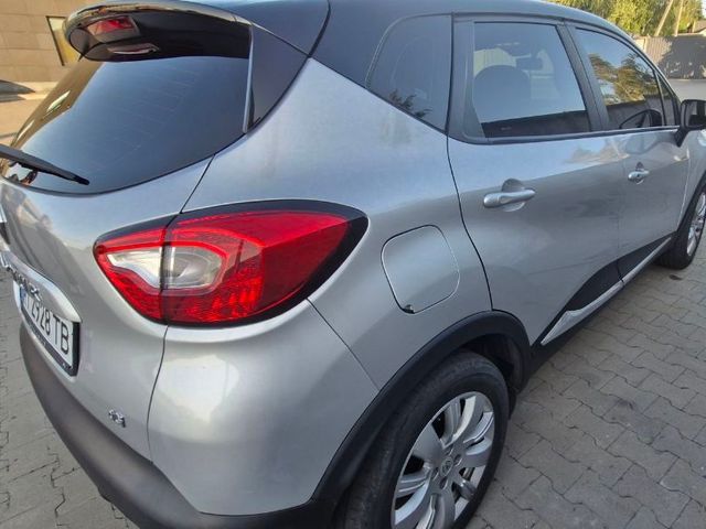 Renault Captur - фото 1