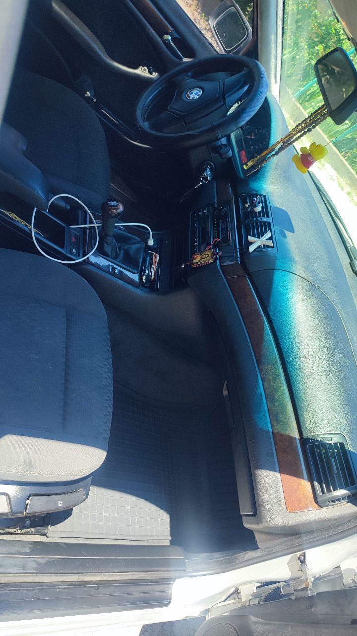 BMW 3 серії - фото 1