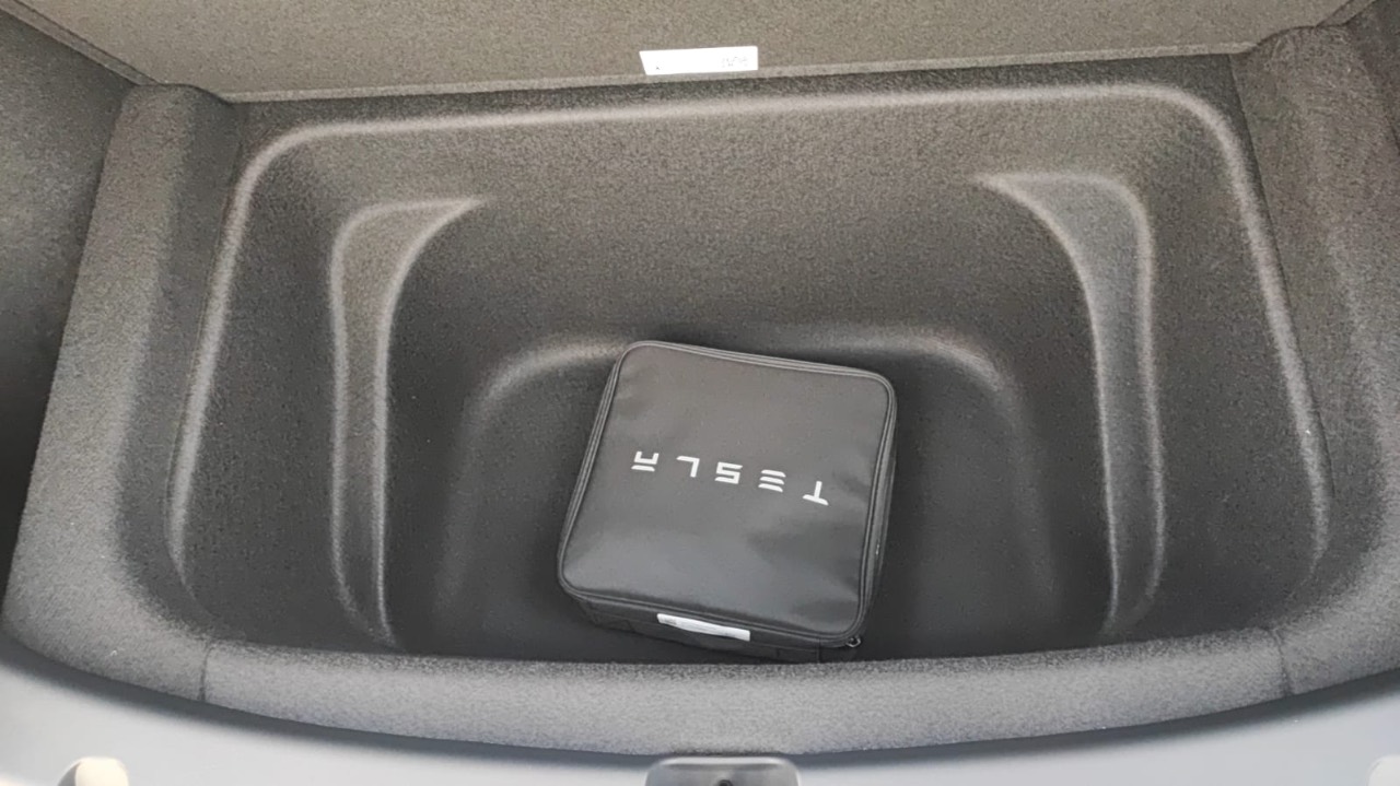 Tesla Model Y - фото 6