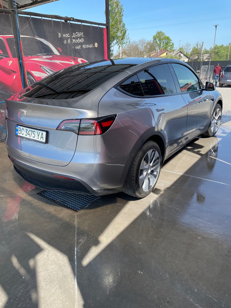 Tesla Model Y - фото 8