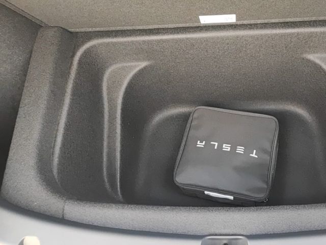 Tesla Model Y - фото 5