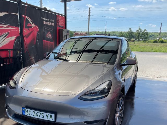 Tesla Model Y - фото 3