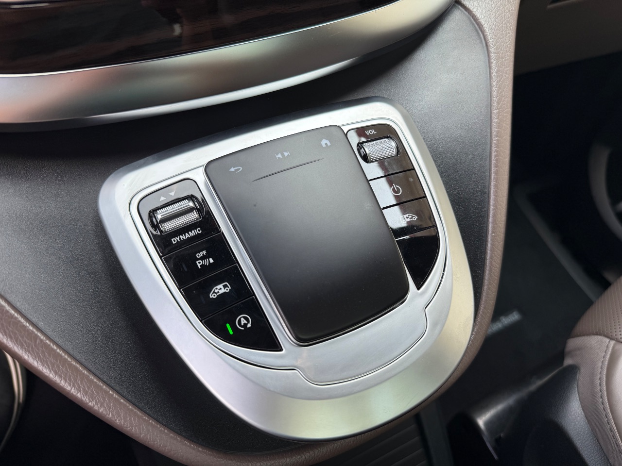 Mercedes-Benz V-Класс - фото 14