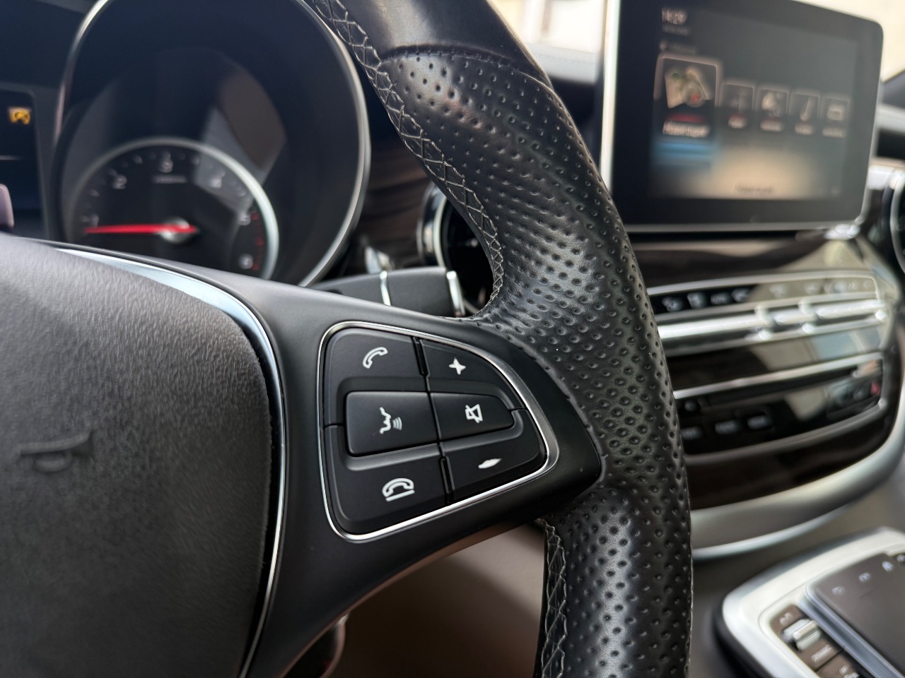 Mercedes-Benz V-Класс - фото 40