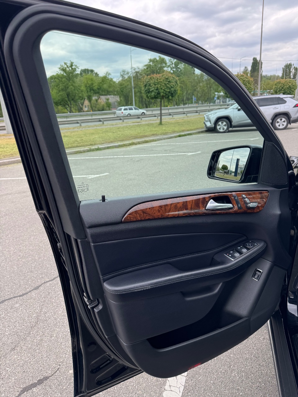 Mercedes-Benz GLE - фото 8