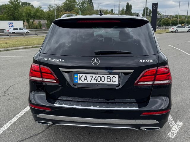 Mercedes-Benz GLE - фото 3