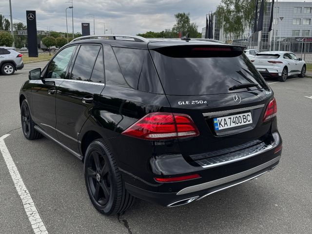 Mercedes-Benz GLE - фото 5