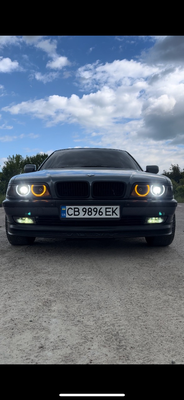 BMW 7 серії - фото 1