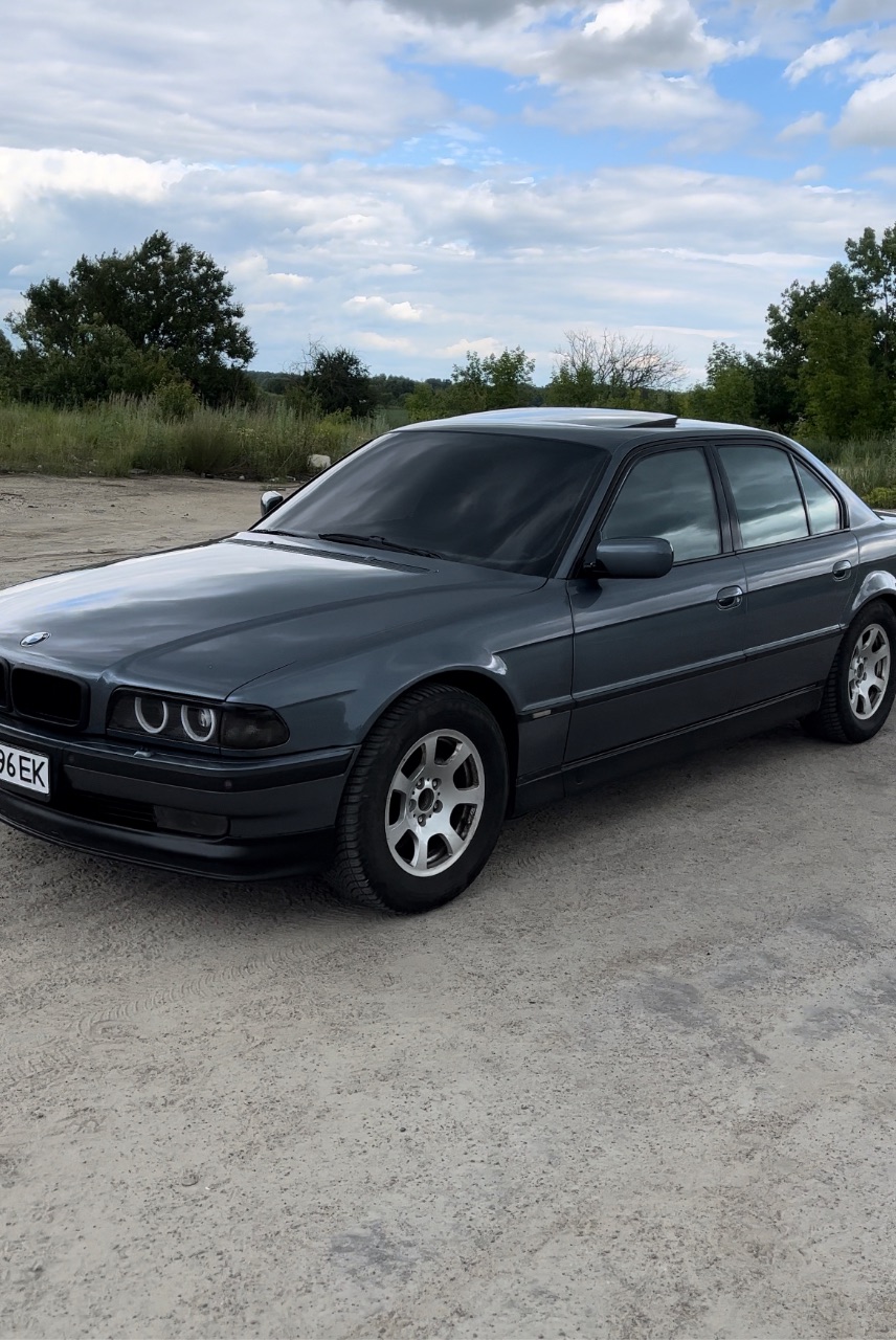 BMW 7 серії - фото 6